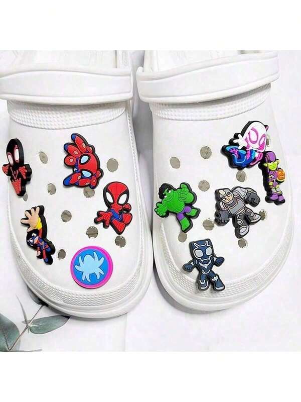 10 pièces Charmes de chaussures Avengers en PVC, décorations de chaussures sabots en caoutchouc souple ajourées, remplisseurs de sacs cadeaux pour fête d'anniversaire thème super-héros, accessoires décoratifs DIY pour sac à dos et bracelet
