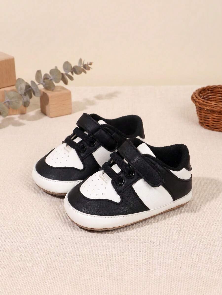 1 Pair Boys Colorblock PU Hook & Loop Design Flat Non-Slip Fashion Versatile Casual Sports Shoes 0-15 Months Pre-Walker Shoes Suitable For Spring And Autumn - Black - View 1
