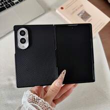 1 Buah Casing Ponsel Lipat Kulit PU Motif Serat Karbon Premium Kompatibel dengan Galaxy Z Fold 8 Fold 8 Ultra Fold7 Fold6 Fold5 Fold4 - Pelindung Belakang Anti Guncangan Seluruh Bodi untuk Bisnis - Hitam - View 5