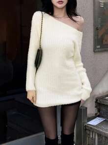 Korean Women's Off-Shoulder Collarbone-Exposing Loose Lazy Pullover Sweater - White - View 9