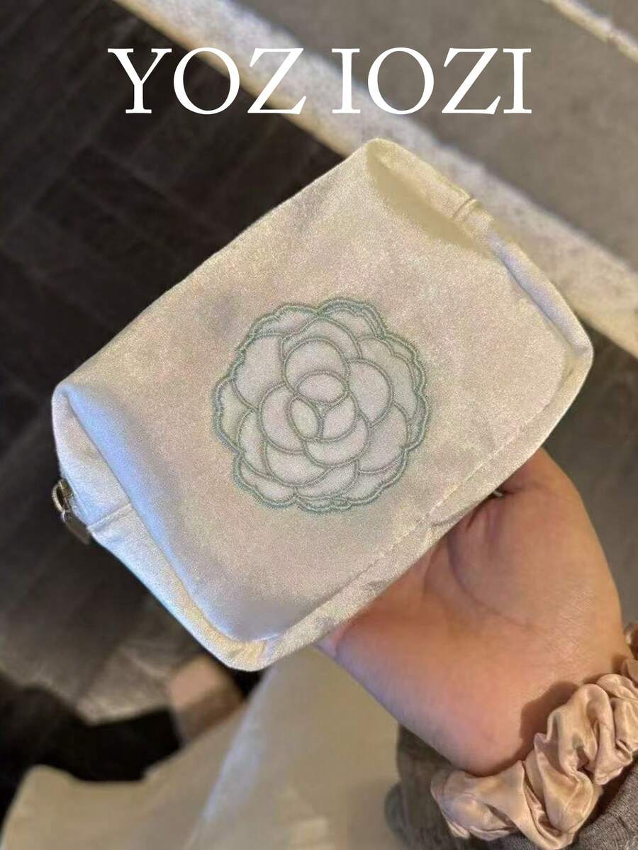 日韓風小眾緞面亮面山茶花重工刺繡卡夾、證件套、零錢包、手拿包、便攜化妝包、收納包 - 白色 - 查看 1
