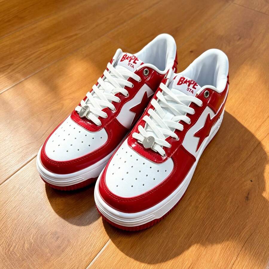 A BATHING APE 經典星形 Logo BAPE STA 低筒中性休閒運動球鞋 - 白紅鏡面 - 查看 1