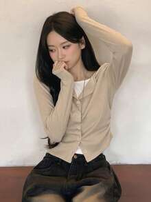 YCYC 韓系設計休閒百搭修身女款 2 合 1 鈕扣針織開襟衫 - 卡其色 - 查看 2