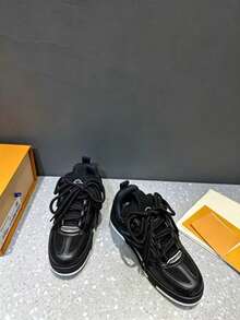 2026 New Skate Series Low-Top Versatile Casual Sports Shoes, Comfortable Classic Non-Slip Lightweight Low-Top Shoes, Campus, Unisex Classic Low-Top Running Shoes Gift With Box - Black - View 1