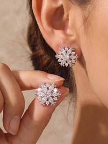 1 Pair/Winter Luxury Style Silver-Plated Stud Earrings, Elegant Earrings Fully Set With Marquise And Round Zirconia Snowflake Design, Creative Ear Studs For Women, Christmas, Wedding, Party, Daily Wear - Multicolor - View 2