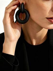 1 Pair Women's Vintage European & American Style Black Thick Tube Interlocking Double Hoop Dangle Earrings, Chunky Tube Material Double Ring Interlocked Drop Earrings, Suitable For Vacation, Party, Banquet Wear - Black - View 1