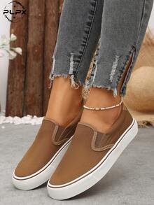 PLPX Zapatos de lona para parejas, zapatos holgados tipo slip-on, zapatos para caminar, zapatos de lona clásicos versátiles y de moda casual - Camel - Ver 8
