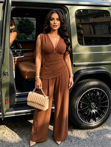 Women's Early Autumn Brown Sleeveless Deep V-Neck 2-Piece Set, Minimalist Elegant Ruched Wide Leg Pants Outfit, Breathable Suit Suitable For Commuting, Outings, Birthdays And Various Special Occasions - Reddish Brown - View 1