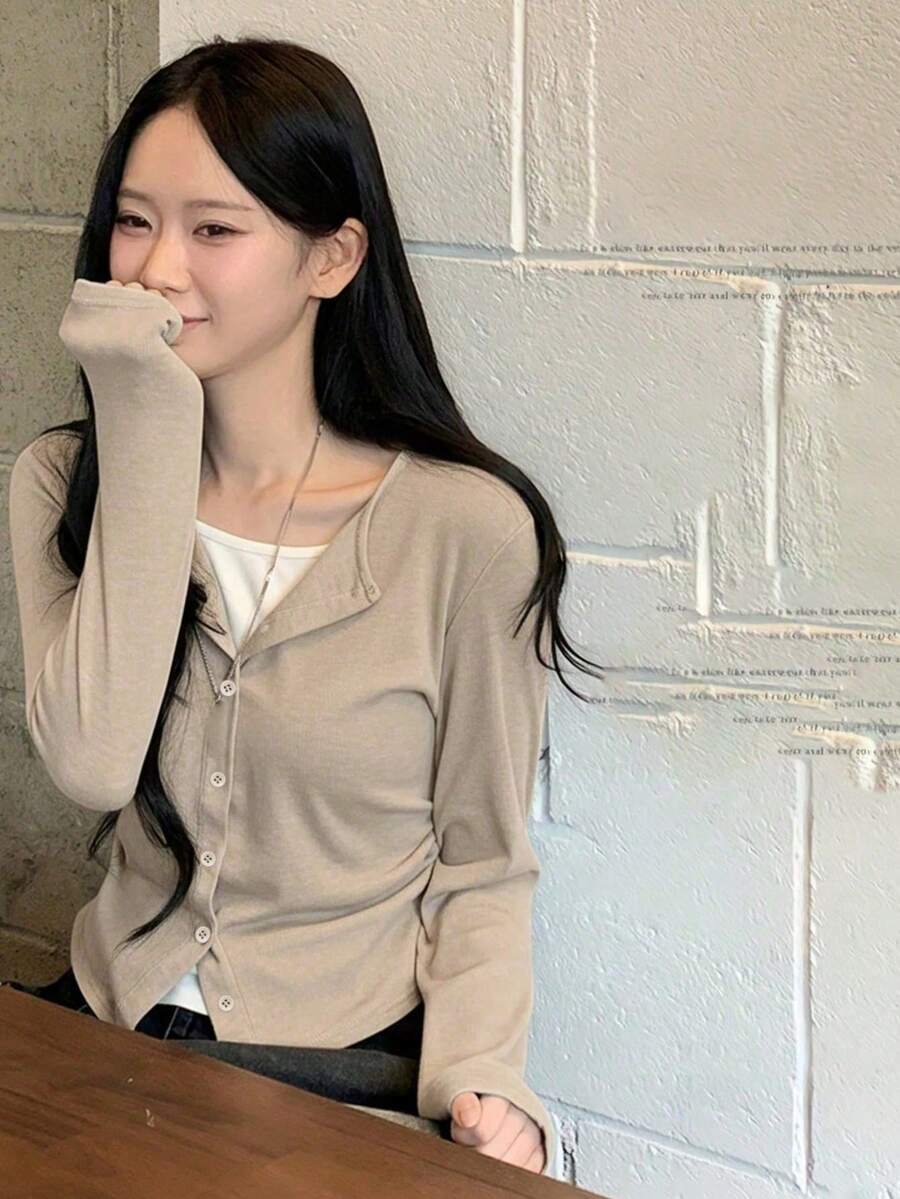 YCYC 韓系設計休閒百搭修身女款 2 合 1 鈕扣針織開襟衫 - 卡其色 - 查看 1