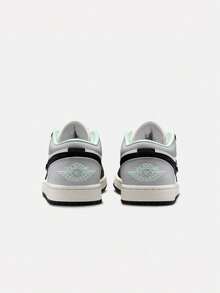 Women's WMNS AIR JORDAN 1 LOW Basketball Shoes Low-Top IX5001-101 - Black and White - View 5