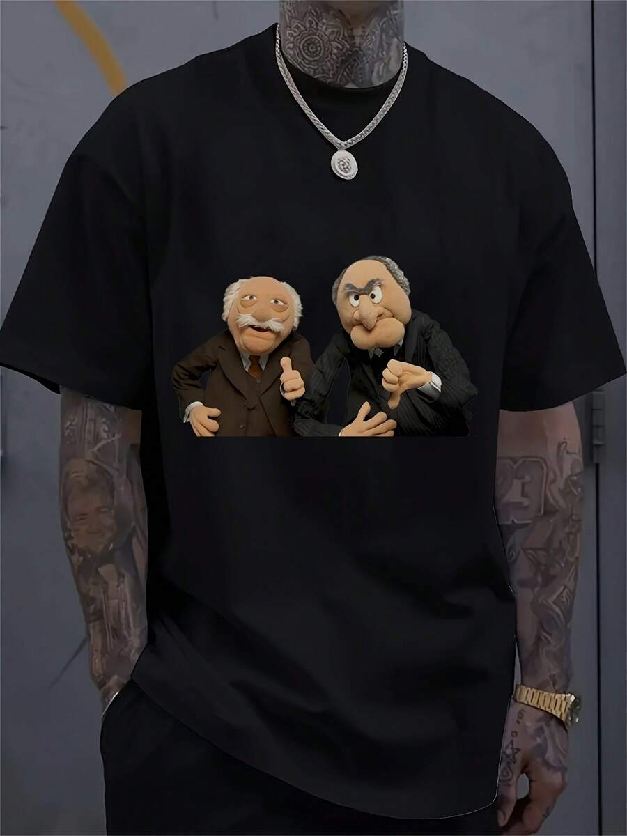 Camiseta Casual Negra de Manga Corta para Hombre con Gráfico de la Troupe de Títeres Statler & Waldorf, Perfecta para el Verano. Esta camisa lavable tiene cuello redondo y presenta un estamp - Negro - Ver 1