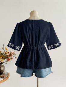 Rusttydustty Bohemian Style Women's Plus Size Short Sleeve Embroidered V-Neck Casual Vacation Top Summer - Navy Blue - View 2
