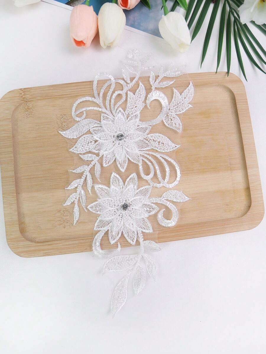彩色3D刺繡貼花附珠飾與水鑽，婚紗與晚禮服配件，網紗蕾絲DIY表演服裝刺繡補丁，長 31CM / 寬 16CM