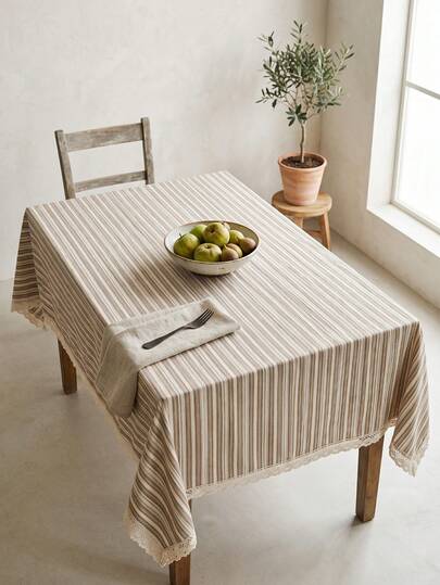 1 pièce Nappe beige à base grise-brune avec bordure en dentelle à fines rayures, style artistique naturel, garniture en dentelle rectangulaire avec détail plissé, nappe de table décorative et fonctionnelle pour le petit-déjeuner quotidien et la décoration de la maison