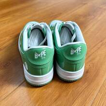 A BATHING APE 經典星星 Logo BAPE STA 低筒中性休閒運動球鞋 - 白綠鏡面 - 查看 2