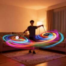 Bola giratoria suave con luz LED, bola iluminada de mano (con modos de luz multicolor, control por botón) - Un accesorio iluminado para fiestas, bodas y bailes. Bola de baile giratoria de PVC duradero, alimentada por baterías de botón, - Bola Poi LED brillante - Ver 10