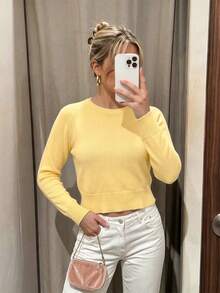 Women's Autumn Minimalist Solid Color Round Neck Knit Top, Raglan Sleeve Design Comfortable And Non-Restrictive, Short Cut Silhouette Neat And Flattering, Soft And Breathable, Suitable For Workplace And Daily Wear, Versatile And Timeless - Light Yellow - View 2