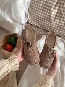 XIXITIAO 1 Pair Women's Fashionable Elegant Fairy Style Maternity Slippers, Khaki Floral With Small Bow, Cute Polyester Fiber Flat Full-Coverage House Shoes For Autumn/Winter - Brown - View 2