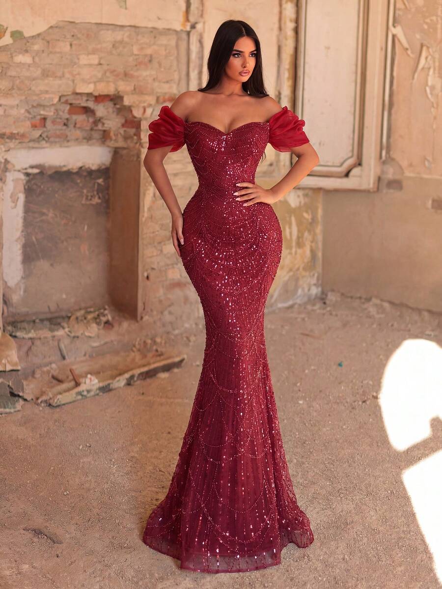 Đầm dạ hội đuôi cá Haute Glamour sang trọng trễ vai đính hạt, đuôi dài chạm đất, cho tiệc cưới mùa thu