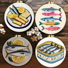 1件 20*20cm/7.9*7.9in 美味秋季刀魚刺繡套件，DIY手工刺繡套裝，適合成人初學者，居家禮物，女性縫紉禮物，含使用說明書、印花布料、刺繡框、針與線 - A - 查看 12