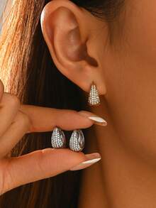 1 Pair Full Rhinestone Teardrop Ear Cuffs, Hypoallergenic Stainless Steel 18K Gold Plated, Niche Fashion High-End Zirconia Inlaid Ear Hoops, Light Luxury Sparkling Diamond Minimalist Style, Versatile Commuter Elegant Earrings, Suitable For Dating, Vacation, Gift-Giving Accessories - Earrings - View 1