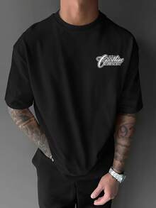 Camiseta con un estampado que presenta un coche modificado, palmeras y letras retro. - Negro - Ver 3