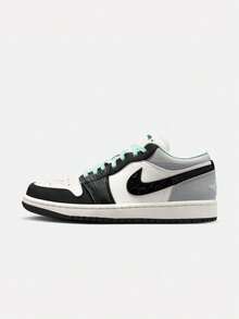 Women's WMNS AIR JORDAN 1 LOW Basketball Shoes Low-Top IX5001-101 - Black and White - View 1
