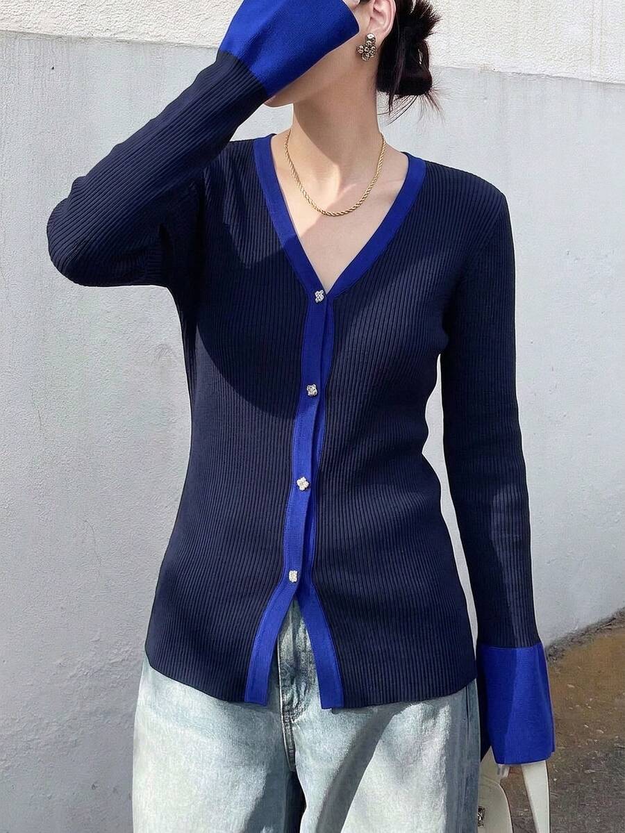 女款羅紋針織V領開襟衫,對比飾邊,長袖前扣設計,適合秋冬穿著 - 藏蓝色 - 查看 1