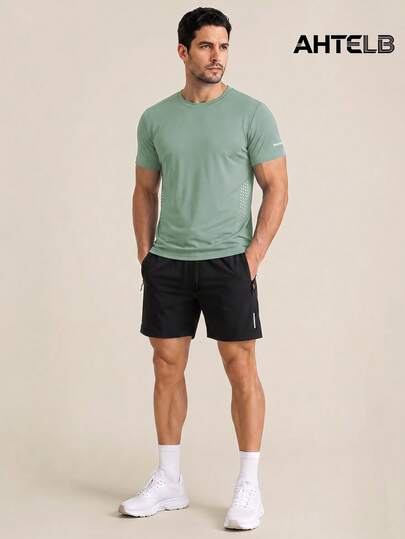 Ensemble de sport d'été pour hommes AHTELB 2 pièces, Top à manches courtes respirant avec perforations latérales, short avec poche zippée réfléchissante légèrement élastique, tenue de fitness légère respirante et séchage rapide pour course matinale, convient pour les sports de plein air quotidiens, les tenues décontractées et les trajets, cadeau pour mari, petit ami, ami et père, ensemble 2 pièces pour hommes, vêtements de gym pour hommes, gym