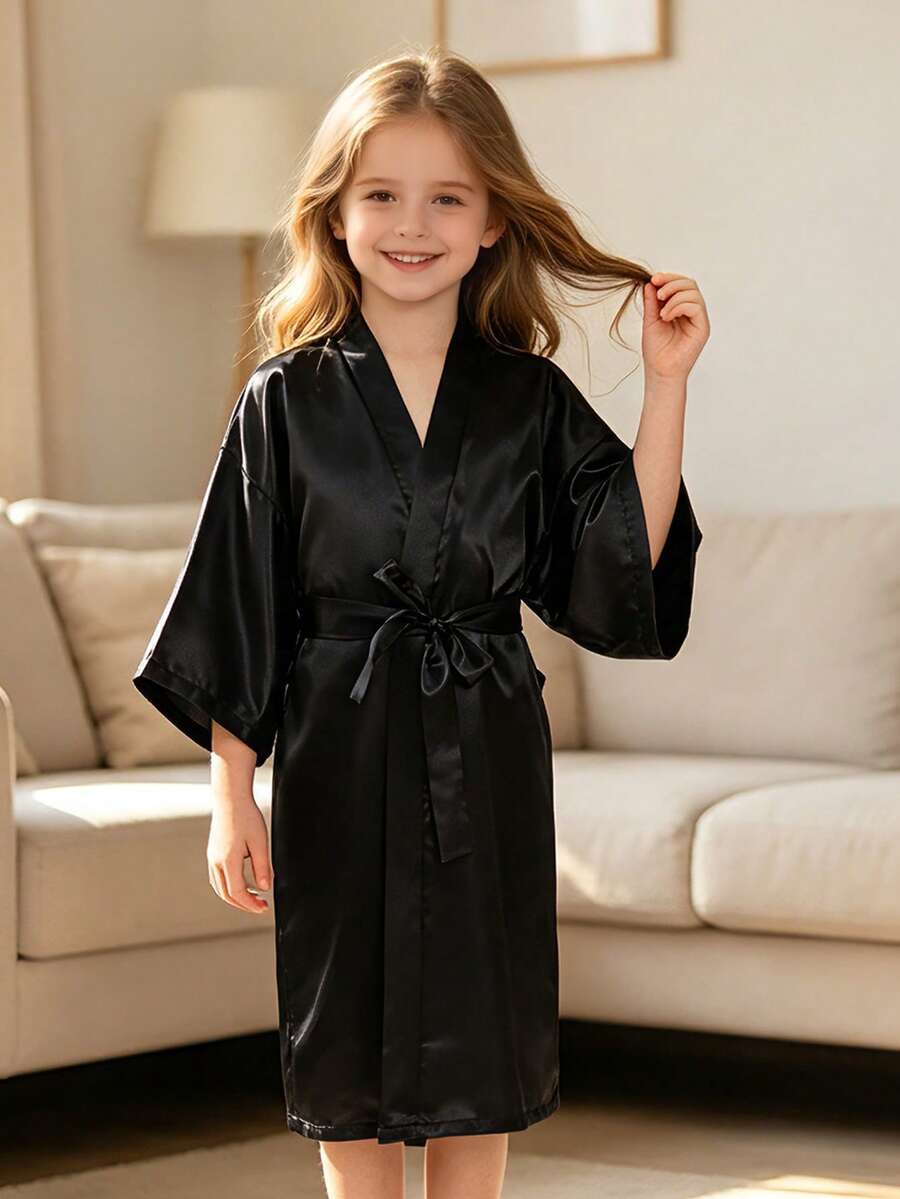 Young Girl Black Mid-Sleeve Long Robe