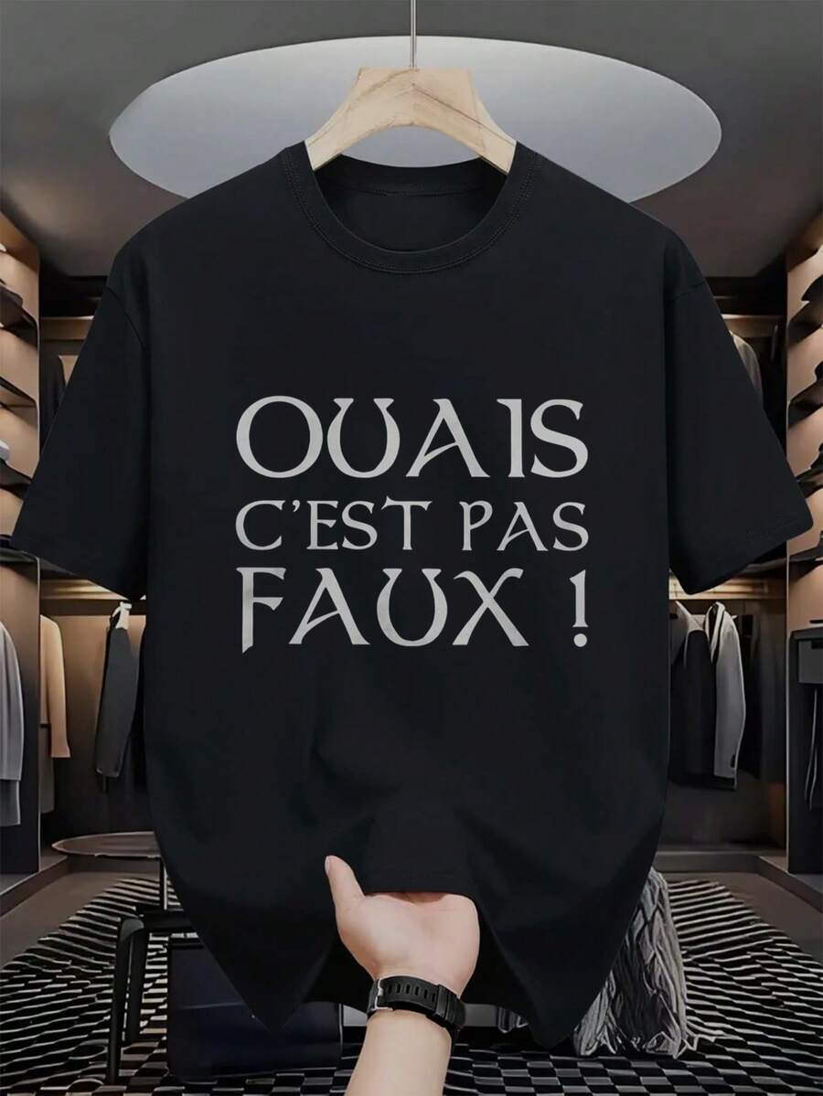 Camiseta gráfica para hombre con el rey Artur de Kaamelott, diseñada con mangas cortas y la frase 'Sí, no es falso!' '. Esta camiseta casual de cuello redondo es el complemento perfecto. - Negro - Ver 1
