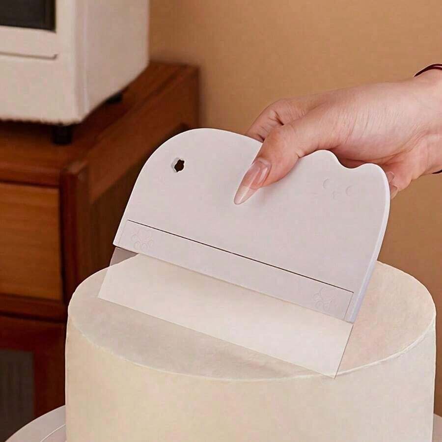 ملعقة كشط بلاستيكية ناعمة قابلة للإزالة بتصميم مجوف مع تعليق، أداة تنعيم وتوزيع الكيك للخبز - متعدد الألوان - مشاهدة 1