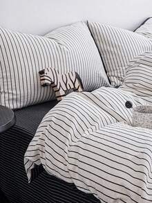 Minimalist Bedding Set (1*Duvet Cover+1*Bed Sheet+1/2*Pillowcase, No Filling) Black And White Line Pattern, Black And White Striped Print, 100% Polyester, Perfect For Home Bedroom Hotel Decoration, Suitable For All Seasons - Black and White - View 5