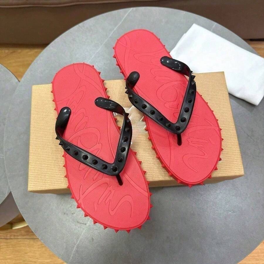 CL"Classic Retro 3D Riveted Red-Bottom Flip-Flops, Couple Beach Flat Toe Sandals, Casual Slip-Resistant Comfortable Flip-Flops - 黑紅 - 查看 1