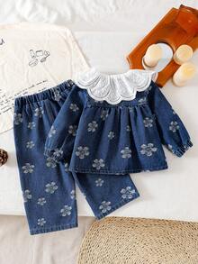 Koreansk stil babyflicka blommig denimoutfit, dubbellagers volang Peter Pan-krage långärmad blus, matchande mönstrade mjuka raka vida benbyxor, 2-delat set för utflykter - Marinblå - Visa 2