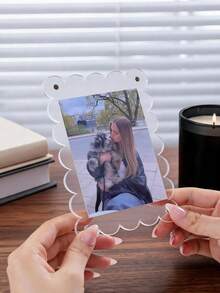 Wavy Edge Transparent Acrylic Magnetic Photo Frame, Wall-Mounted Photo Card Holder, Transparent Wavy Photo Frame, Suitable For Photos, Kpop Photocards, Postcards, Aesthetic Dorm Wall Decor, Couple Memorial Display Ornament - Transparent - View 4