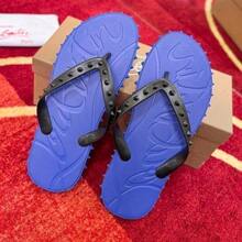 CL"Classic Retro 3D Riveted Red-Bottom Flip-Flops, Couple Beach Flat Toe Sandals, Casual Slip-Resistant Comfortable Flip-Flops - 藍色1 - 查看 3