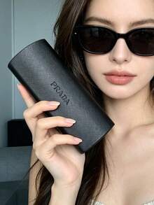 Prada 時尚眼鏡盒，適用於時尚眼鏡與一般眼鏡，送給女性的完美禮物 - 黑色 - 查看 6