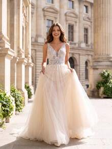 2026 Summer Elegant V-Neck Exquisite Lace With Beads Long Beige Bridal Gown Suitable For Wedding - Beige - View 1