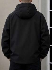1件男士雙層對比黃色織帶連帽夾克，上部垂直拉鍊口袋與下部翻蓋貼袋，通勤街頭風基本夾克 - 黑色 - 查看 2