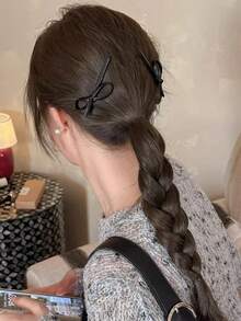 2pcs Black Leather Small Bow Alligator Hair Clips, Minimalist Korean Style Side Bangs Hair Clips, Versatile Commuter Hair Accessory - Black - View 4