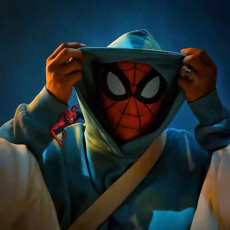 Hasbro Máscaras de superhéroe de tela de licra transpirable con diseño de telaraña y malla, adecuadas para disfraces de Halloween para todas las edades - Talla única - Ver 1