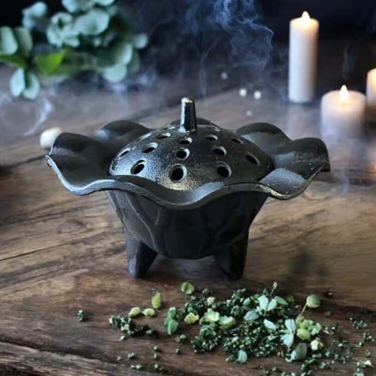 1 Set Premium Cast Iron Incense Burner With Lid, Aromatherapy Diffuser, Suitable For Yoga And Indoor Meditation Relaxation, Comes With Tweezers For Convenience, Summer Mosquito Repellent Accessory, Bedroom Room Decor - Multiple Styles - View 10