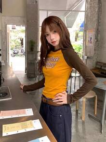 Kaos Wanita Lengan Panjang Bahu Persegi Motif Blok Warna, Atasan Slim Fit Pendek dengan Desain Cetak - Kuning - View 6
