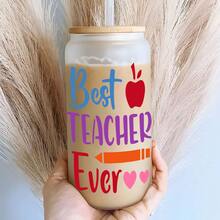 印有彩色「Best Teacher」字母的玻璃蘇打杯，附竹製蓋子與塑膠吸管，送給老師的可愛禮物 - 彩色 - 查看 1
