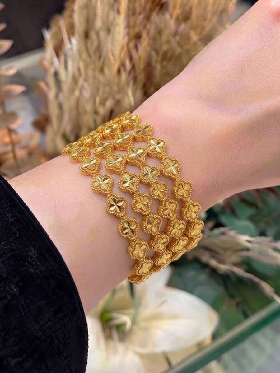 4 Peças Pulseira Banajer com Trevo Entalhado em CNC Banhada a Ouro 21K, Pulseira Feminina de Metal Texturizado Facetado, Joias de Casamento de Noiva de Dubai e Arábia Saudita - 01 - Visão 1