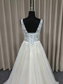 2026 Summer Elegant V-Neck Exquisite Lace With Beads Long Beige Bridal Gown Suitable For Wedding - Beige - View 7