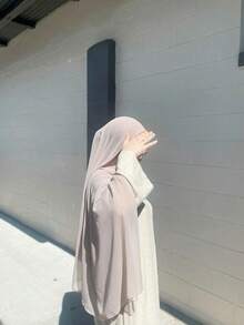 1件純色女款圍巾，休閒日常頭巾，雪紡希賈布，適合日常穿著 - 雲灰色 - 查看 2