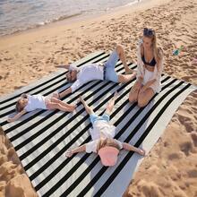 1pc Oversized Classic Striped Sand-Resistant Quick-Dry Beach Towel Mat, Suitable For 1-3 Adults - Lightweight, Durable Polyester Fabric - Perfect For Travel, Camping, Hiking And Leisure Beach Time, Beach Mat, Picnic Mat, Camping Ground Cover - Multicolor - View 5