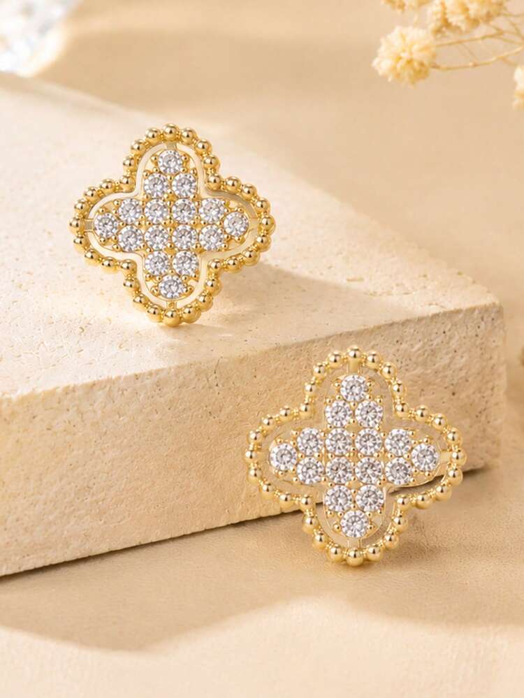 1 Pasang Anting Tusuk Empat Bunga Bergaya Vintage Manis dengan Batu Zirkonia Bertabur Penuh, Cocok untuk Wanita Saat Beraktivitas Sehari-hari dan Pesta - Model J - View 3